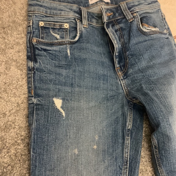 Zara Mid rise skinny jeans. Blue. Size 4 size 36. Holes. - Picture 4 of 4